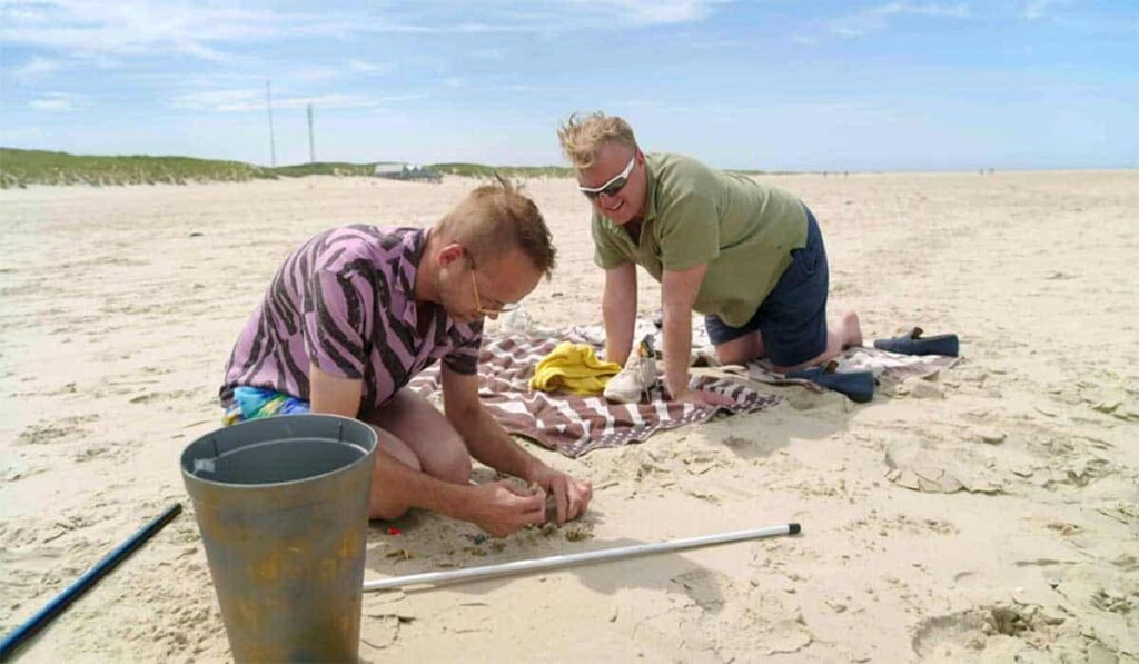 Boeren Bijbels en Beauties deelnemers Jeroen en Dirk-Geert op het strand.