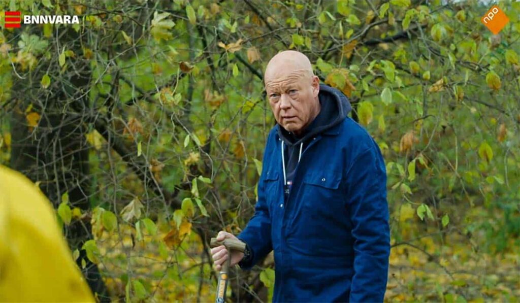 Frits Wester spreekt in Boerderij van Dorst met Raven van Dorst over alcoholgebruik.