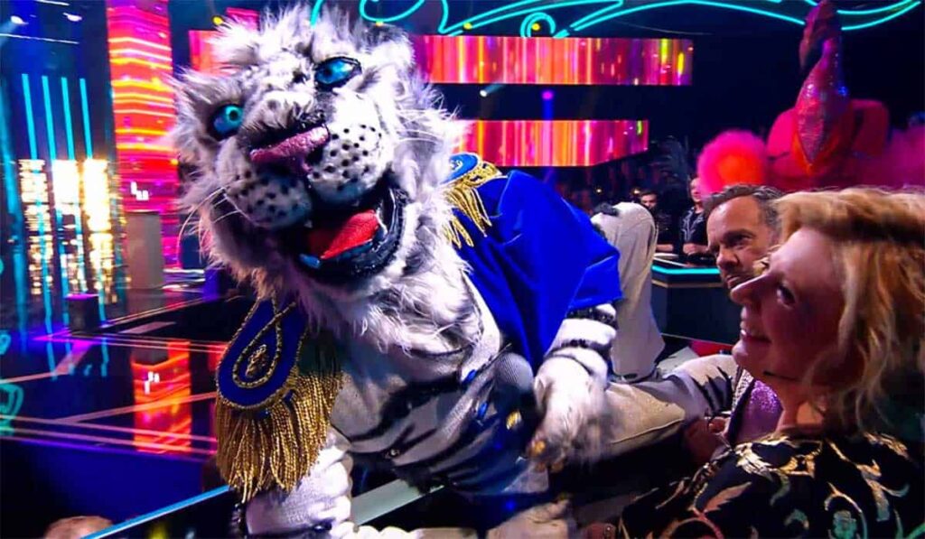 Jeroen van der Boom als winnaar in The Masked Singer