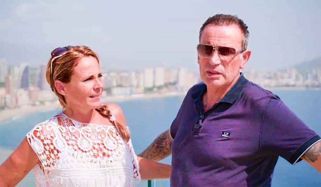 Het Roer Om deelnemers Sandra en zanger Ronnie uit Maarssenbroek in Spanje, Benidorm.